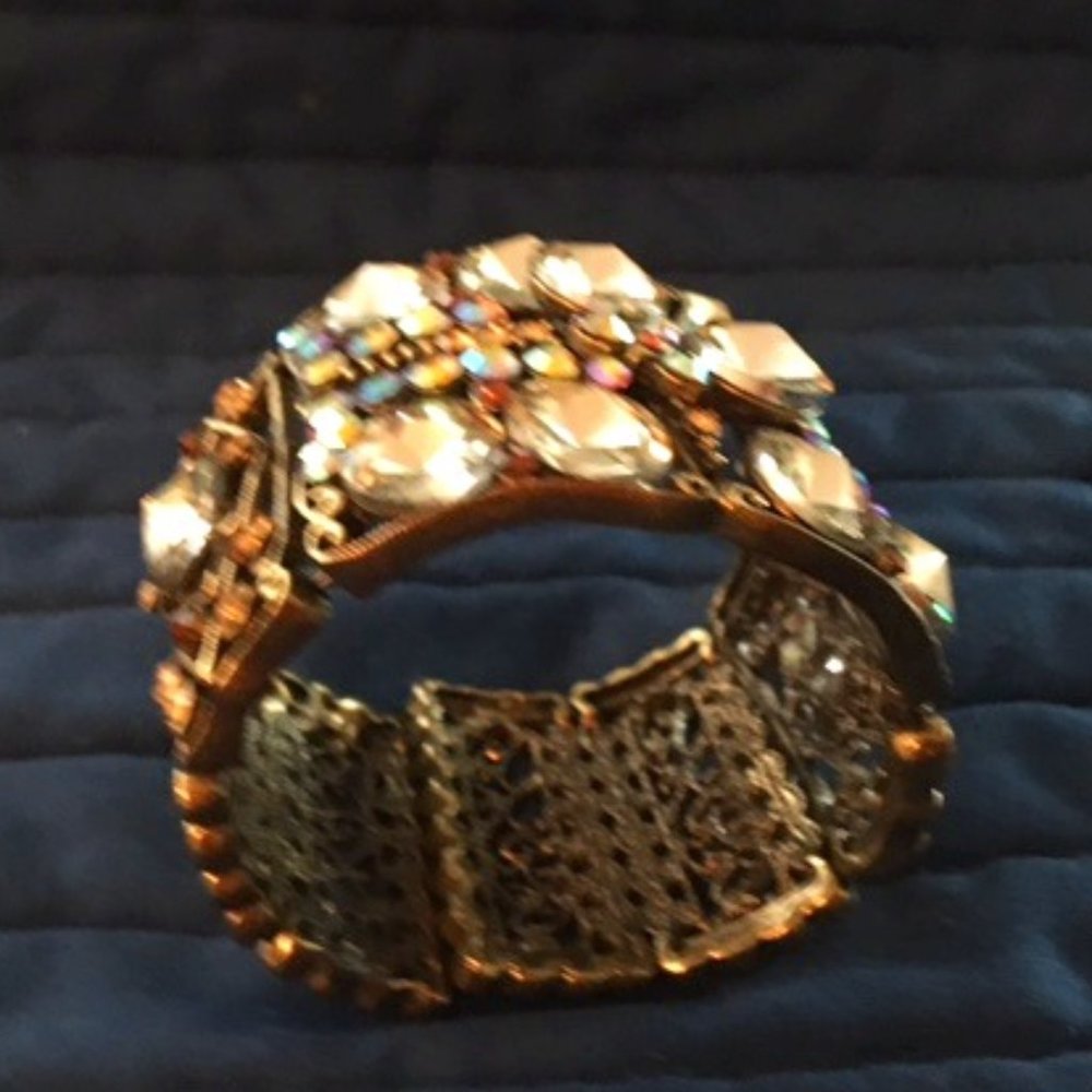 Gold tone stretch bracelet 1.5" wide